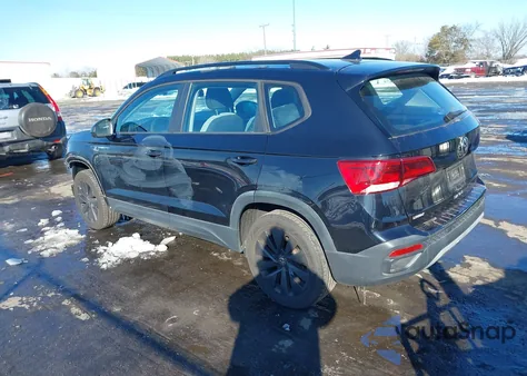 2022 Volkswagen Taos 1.5T S z USA, uszkodzony, nr VIN 3VVDX7B25NM002854